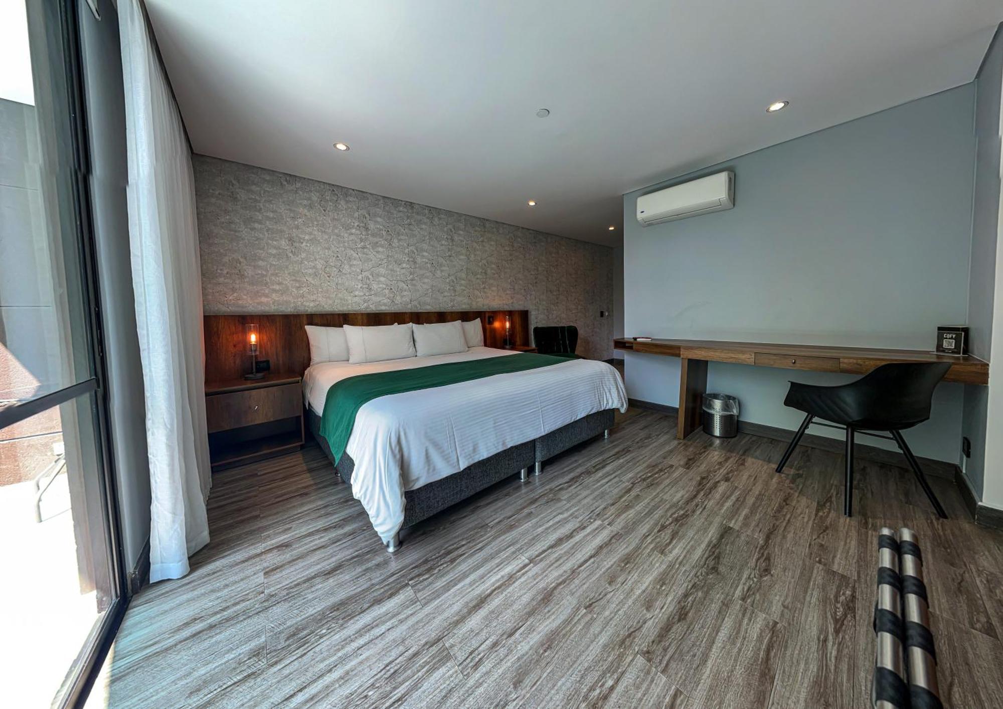 Cafe Hotel ميديلين الغرفة الصورة
